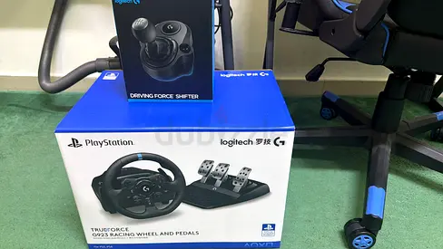 Logitech G923 Driving Force Wheel, Pedals and Shifter - Like New