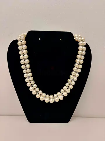 Fresh water pearl necklace