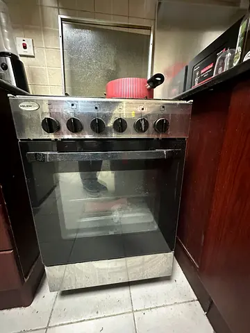 Used freestanding gas oven with glass door - working condition