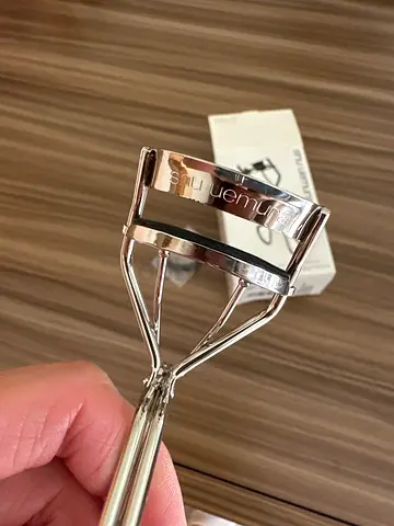 Shu Uemura Classic Eyelash Curler (Metal, Gently Used)