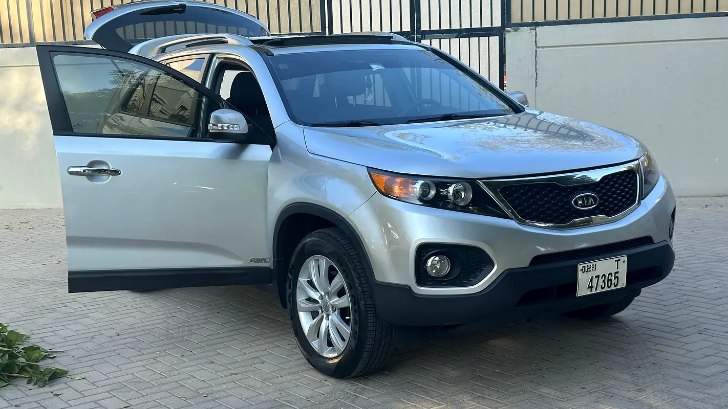 Kia Sorento 2013 — photo 1 of 10