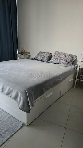 Bed +2 bedsite tables
