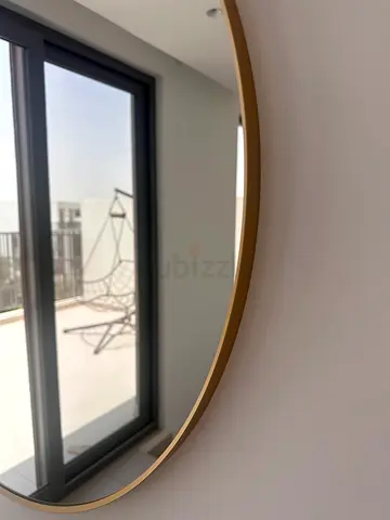 Round Gold Framed Wall Mirror - Modern Minimalist