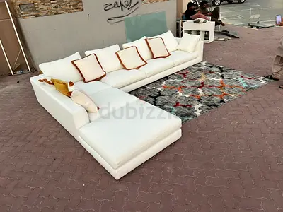 Minotti L Shape Sofa Beige Excellent ConditioWhite L-shaped Sofa with Chaise Lounge - Good Condition