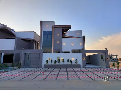 للايجار فيلا من افخم فلل عجمان تشطيب ممتاز خلف حديقة الحميدية مباشره الفيلا ارضي واول وروف