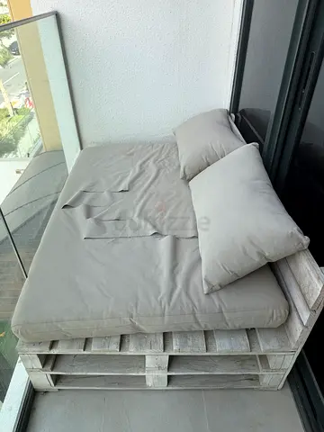 Pallet Daybed with Cushions - Light Grey