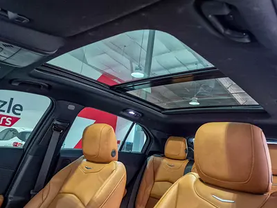 2023 Cadillac XT4 照片 12