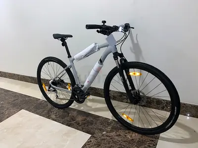 GIANT Roam 3 Hybrid Bike - (AED 2350 Negotiable)