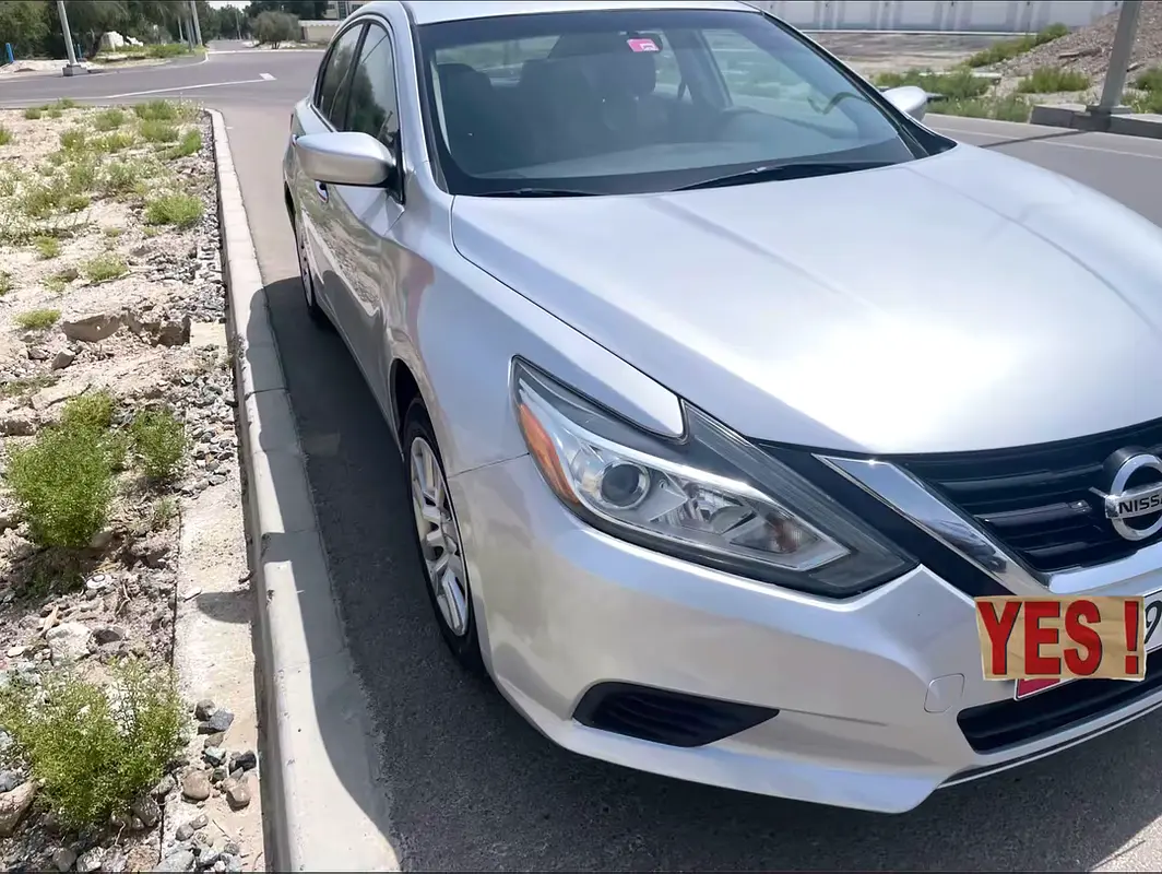Nissan Altima 2017 — photo 1 of 14