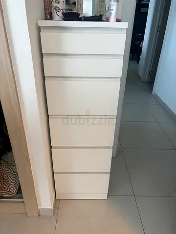 IKEA MALM White 6-Drawer Tall Dresser / Chest in Good Condition