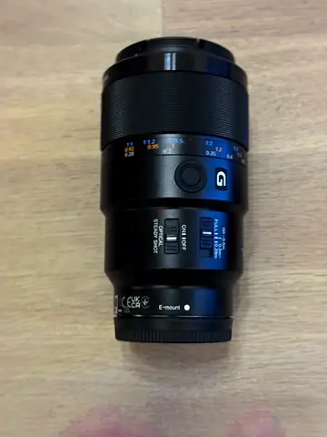 Sony FE 90mm 2.8 Macro G OSS Macro Lens (Good Condition)