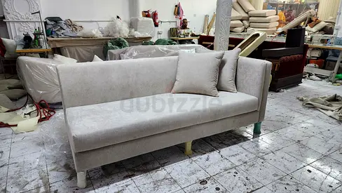 Light grey 3-seater sofa / daybed in good condition