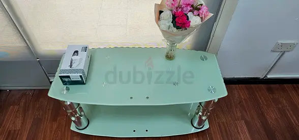 Glass TV Stand / Small Entertainment Unit in Good Condition