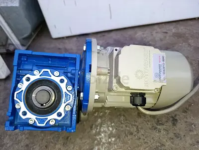 Motovario (Italy) Gear Motor 0.37 kW (1380 RPM) / 0.45 kW  (1680 RPM).