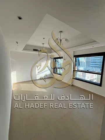 فرصة مميزة للإيجار في الممزر، شقة غرفة وصالة بإطلالة بحرية، غرفة ماستر مع 2 حمام وخزائن حائط، تشطيبات حديثة وشقة جديدة، تكييف وجيم ومسبح مجاني، موقع ر