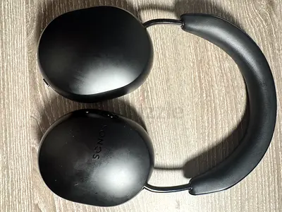 Sonos Ace Italian Milan bought                 JBL headset