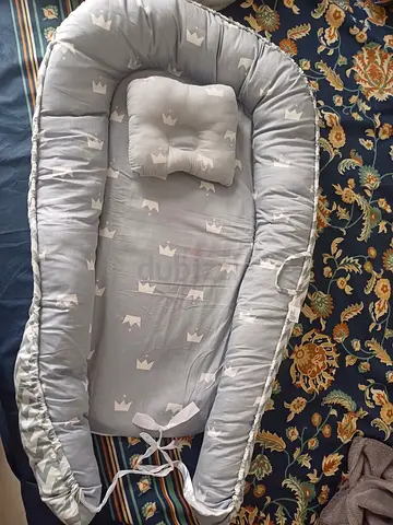 Newborn Baby nest
