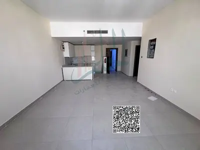 للإيجار شقة غرفتين وصاله أول ساكن فاخرة على كورنيش عجمان بإطلالة بحرية مباشرة بجوار دوار السفينة في موقع مميز وحيوي