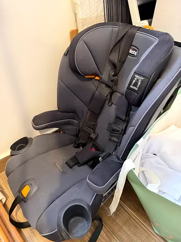 Used Chicco Child Car Seat - Good Condition