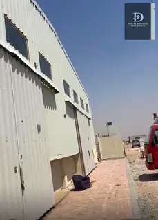 For Sale in Sharjah, Al Sajaa area 4 warehouses (2 front and 2 rear) Area: 10,000 sq ft Located on a