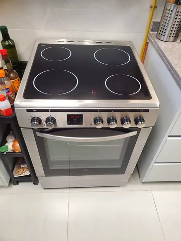 Hoover 4 burner electric ceramic Stove size 60 by 60cm