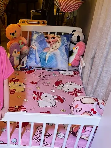 Toddler bed with mattress