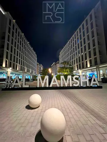 Bright 2-Bedroom Apartment with Private Outdoor Garden|| Master Bedrooms ||