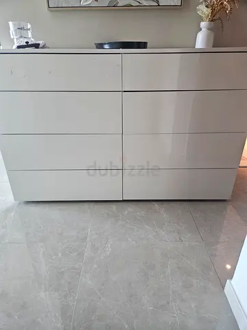 Dressing table
