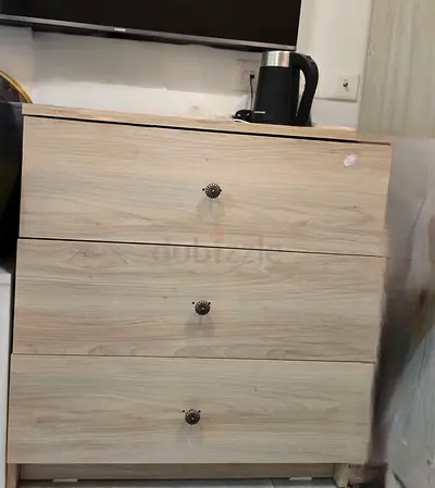 Light Wood 3-Drawer Dresser / Good Condition /