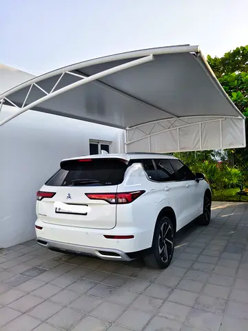 Mitsubishi Outlander service contract to 100,000km CLEAN CAR