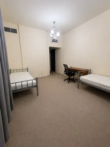 SPACIOUS SEPARATE ROOM AVAILABLE FOR RENT FOR WORKING MALE EXECUTIVES