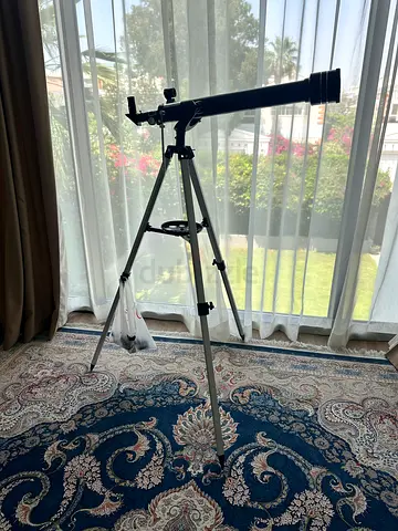 Beginner Telescope with Adjustable Tripod - excllent Condition