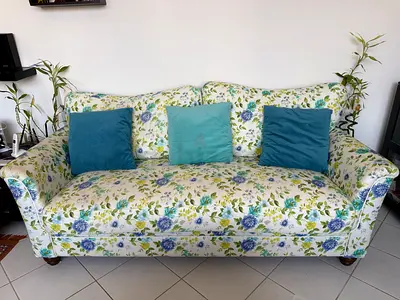 Floral Sofa Set in Good Condition (3 seater+2 seater)