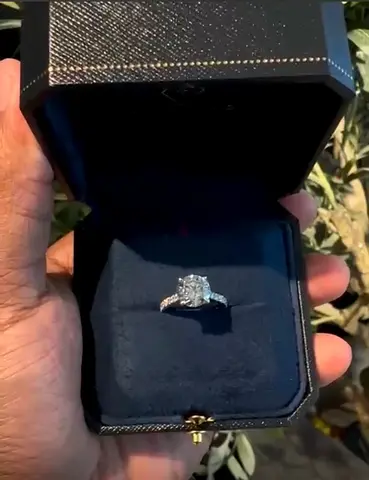 3.7Ct engagement ring / clarity VSI (lab grown)