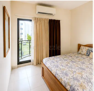Private room available for Indian couple in Karama