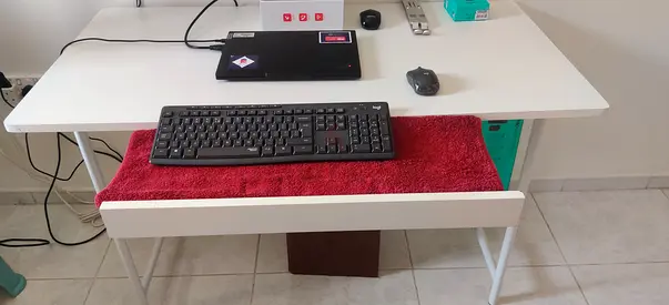 Computer table