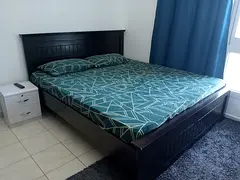 middle room available