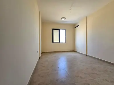 فرصة سكنية مميزة للإيجار السنوي في منطقة العالية بعجمان، مباشرة على طريق الشيخ محمد بن زايد، _ مرونه في الدفع _