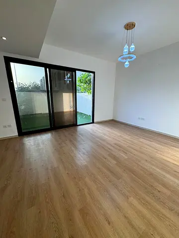 The cheapest villa for annual rent in Sharjah, Al Suyoh area, full of features: 3 bedrooms and a living room, 4 bathrooms, a nanny's room, built-in wa