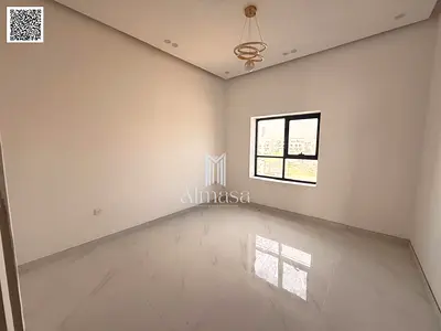 فيلا عصرية تقع على شارع رئيسي، بدون رسوم تسجيل.