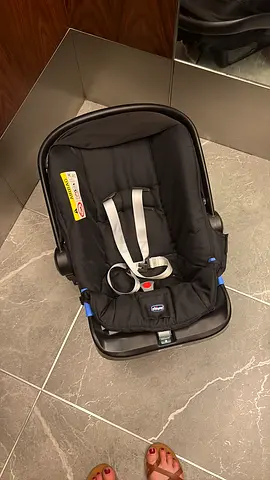 Chicco baby car seat