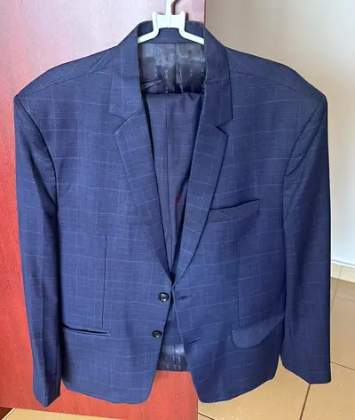 Custom Made Suit – Medium