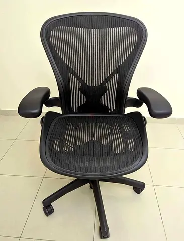 Selling herman miller Aeron chair.good condition only little use
