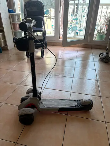 Kids Electric Scooter with Seat and Basket - Good Condition