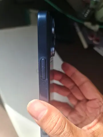 iPhone 16 Pro Max - Under Apple warranty. 95% Battery health