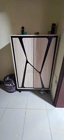Shoe cabinet