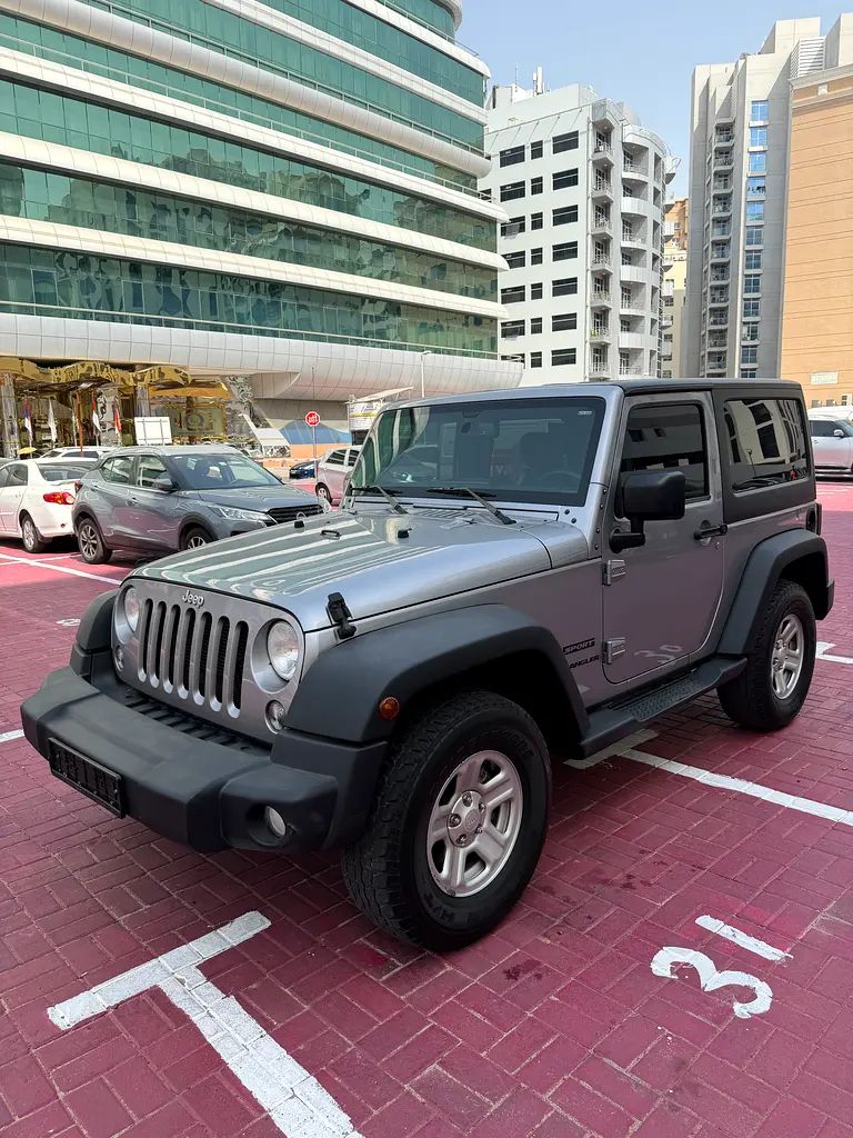 Jeep Wrangler 2015 — photo 1 of 20