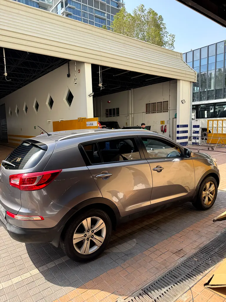 Kia Sportage 2012 — photo 1 of 8