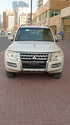 Mitsubishi Pajero GLS 3.8 L 2016 - GCC Specs - Lady Driven