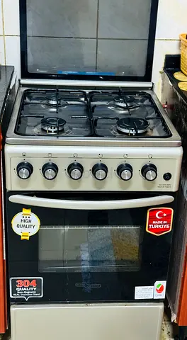 Super General 4-burner freestanding gas cooker